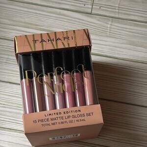 Tahari 15 pc Matte Perfect Lip Gloss Set - Limited Edition New in Package
